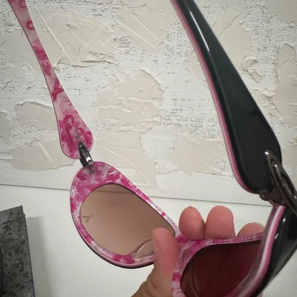 OAKLEY DANGEROUS Breast Cancer Black Pink Plastic Sunglasses - Picture 3 of 16